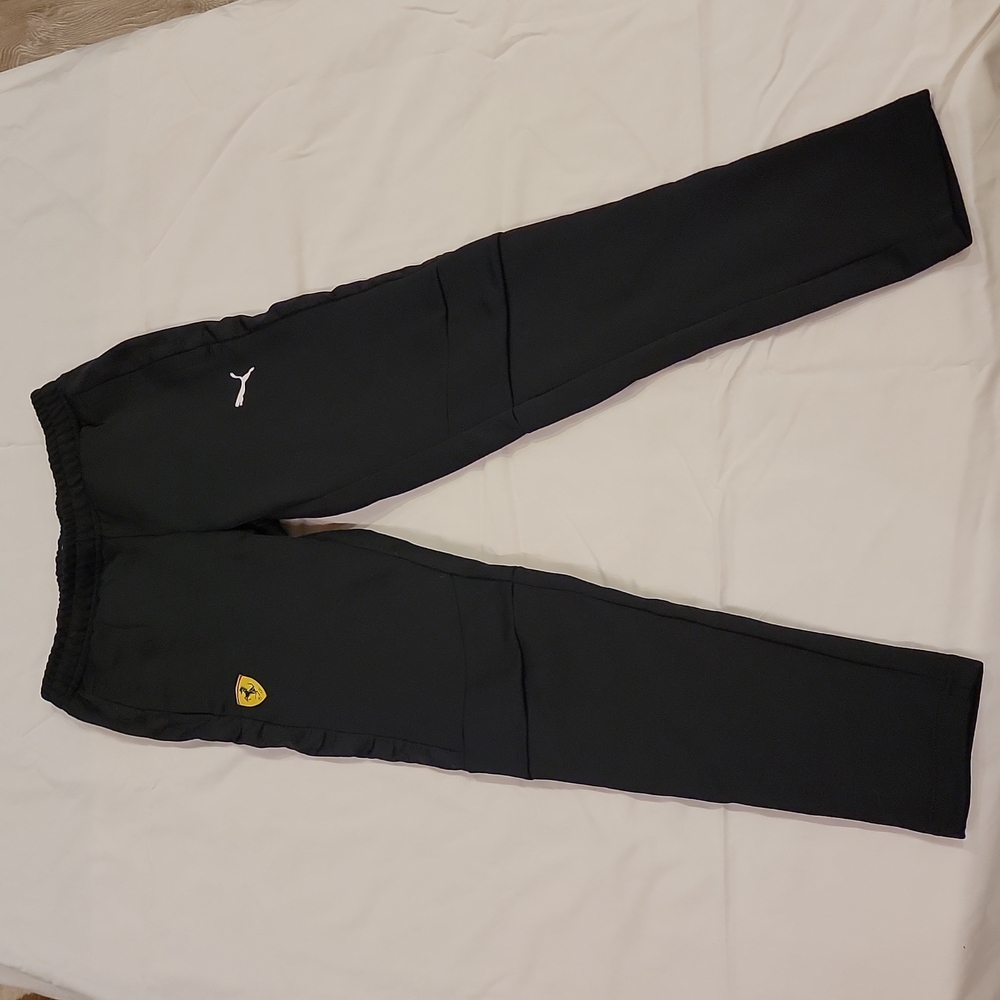 18 Puma Ferrari sweatpants